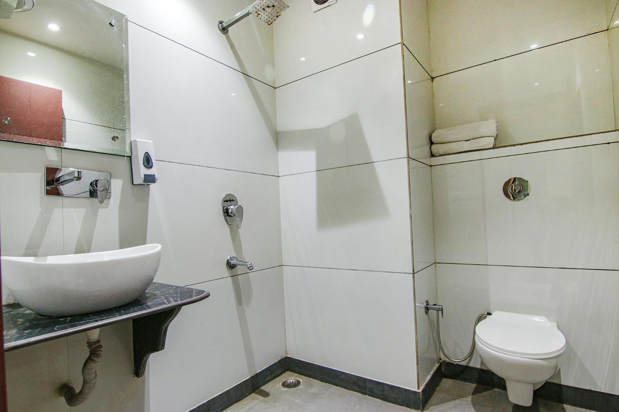 Fabhotel Golden Glory New Delhi Ngoại thất bức ảnh
